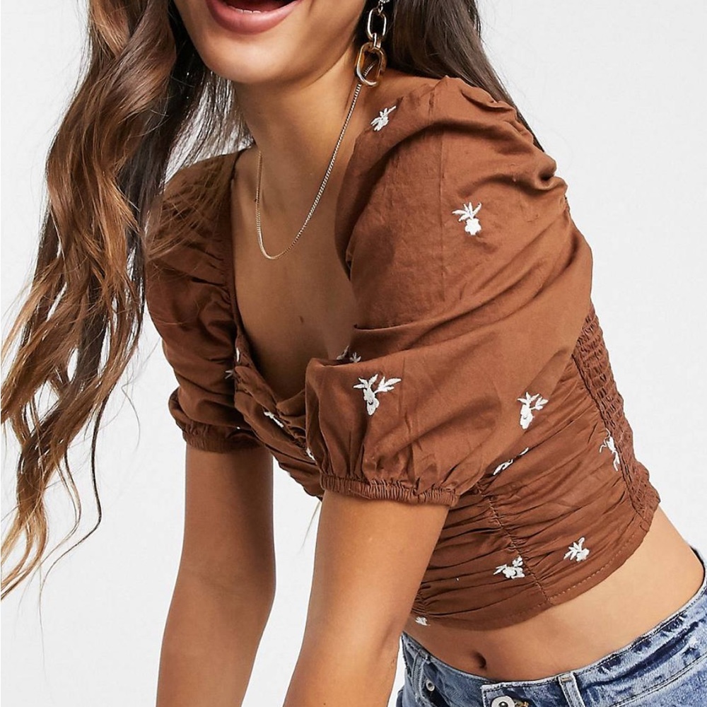 STRADIVARIUS SQUARE NECK TOP